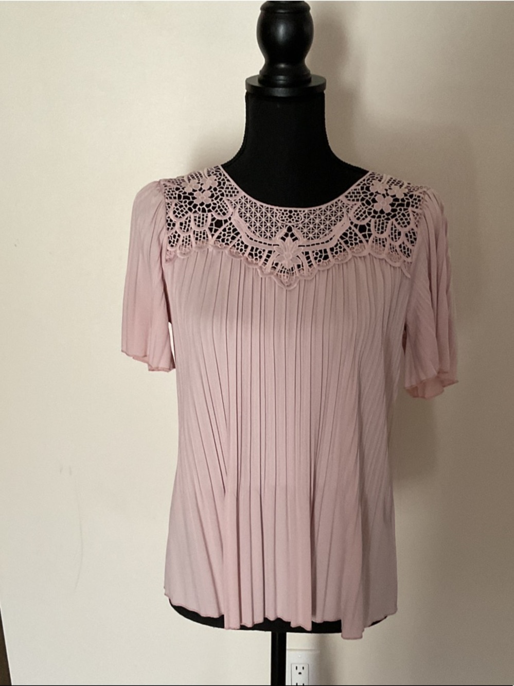 Cable & Gauge Pleated Lace Yoke Blouse - Light Pink